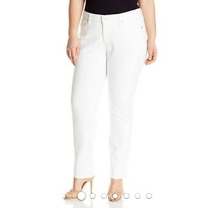 Levi's Classic Straight White denim